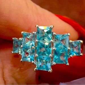 Sparkling size 7 natural Blue Zircon. Fairly lesser known stone but beautifu